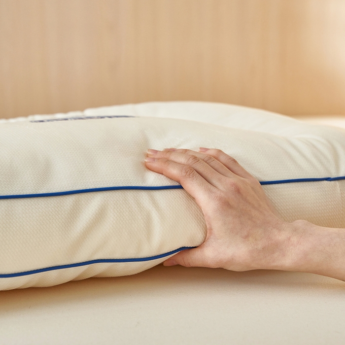 91家纺网 家纺一手货源 找家纺 （总）北鸣有鱼枕芯馆 2025新款荷兰绒蓝胖子护颈枕枕头枕芯