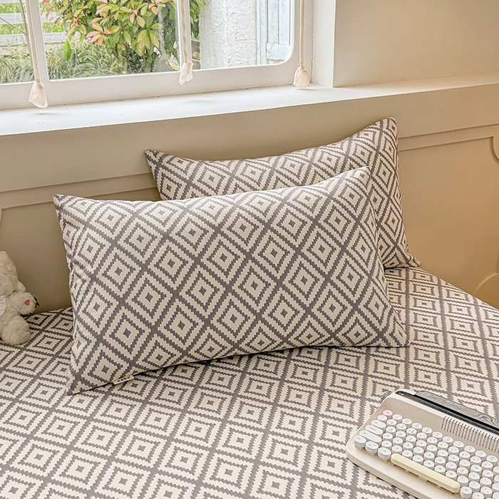 91家纺网 家纺一手货源 找家纺 2025新款原棉老粗布床单凉席三件套柔软舒适-热门花型一 菱格绿