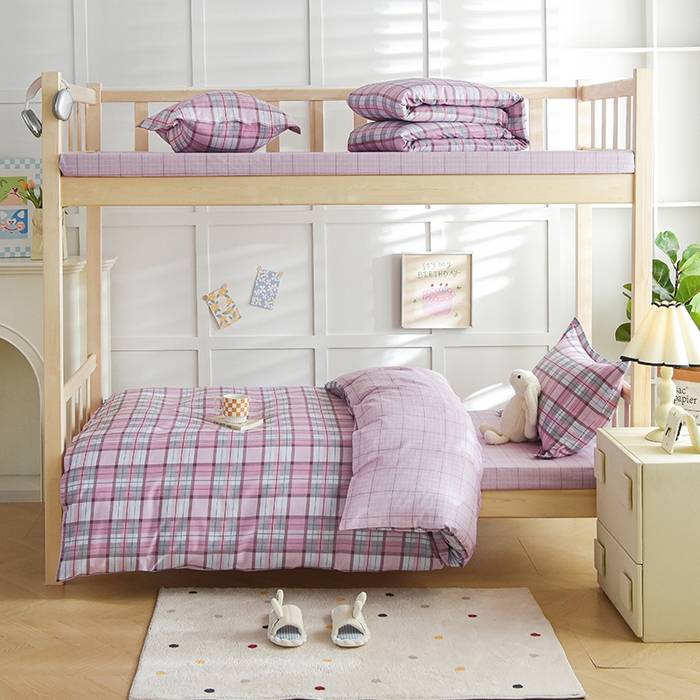 91家纺网 家纺一手货源 找家纺 鑫宇2025新款13372全棉学生宿舍上下铺三件套床单款床笠款可定制 梦的启航-粉