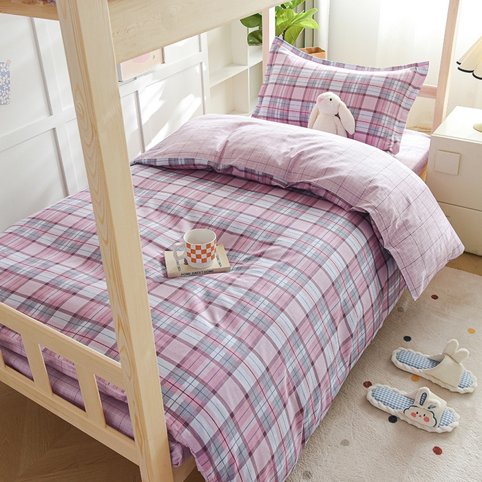 91家纺网 家纺一手货源 找家纺 鑫宇2025新款13372全棉学生宿舍上下铺三件套床单款床笠款可定制 梦的启航-粉