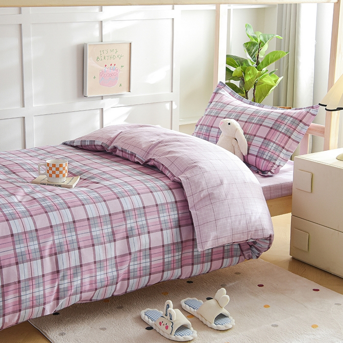 91家纺网 家纺一手货源 找家纺 鑫宇2025新款13372全棉学生宿舍上下铺三件套床单款床笠款可定制 梦的启航-粉