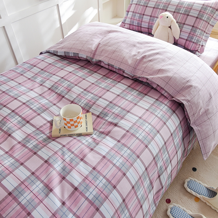 91家纺网 家纺一手货源 找家纺 鑫宇2025新款13372全棉学生宿舍上下铺三件套床单款床笠款可定制 梦的启航-粉