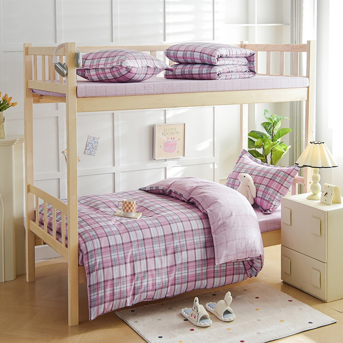 91家纺网 家纺一手货源 找家纺 鑫宇2025新款13372全棉学生宿舍上下铺三件套床单款床笠款可定制 梦的启航-粉