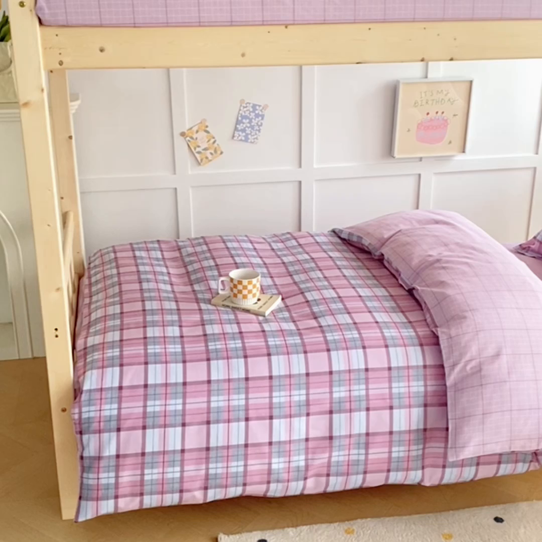 91家纺网 家纺一手货源 找家纺 鑫宇2025新款13372全棉学生宿舍上下铺三件套床单款床笠款可定制 梦的启航-粉