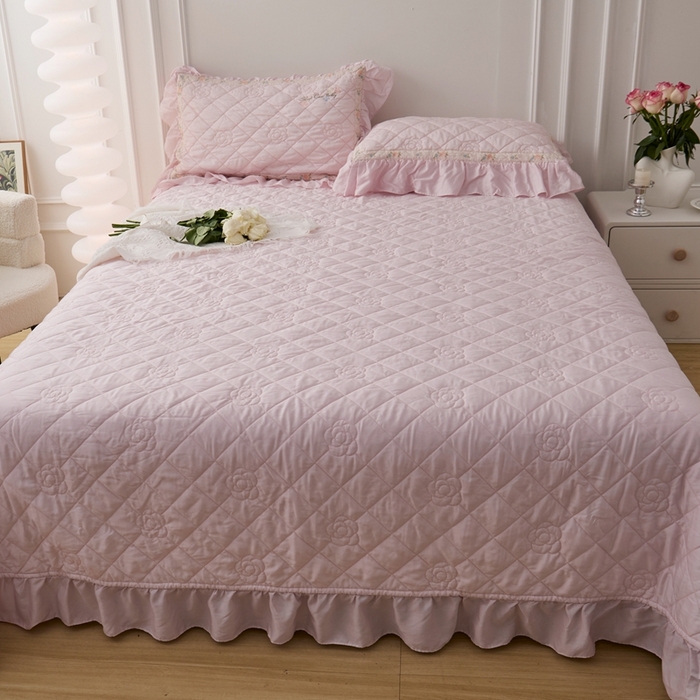 91家纺网 家纺一手货源 找家纺 2025新款50莱赛尔双面天丝床盖三件套 山茶花粉