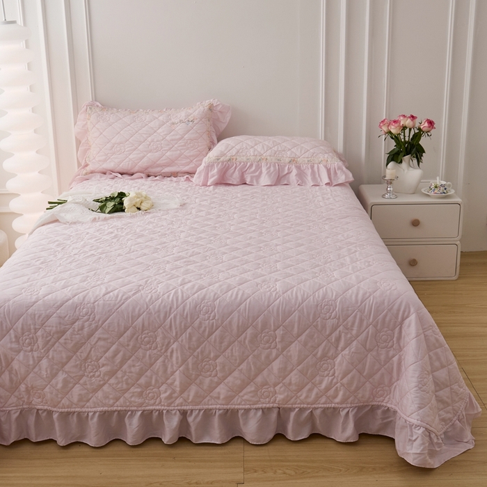 91家纺网 家纺一手货源 找家纺 2025新款50莱赛尔双面天丝床盖三件套 山茶花粉