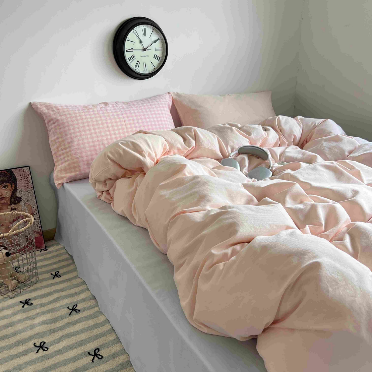 91家纺网 家纺一手货源 找家纺 蜜宿 2025新款全棉人字纹四件套（蜜糖少女） 蜜糖少女（粉小格混搭樱粉）