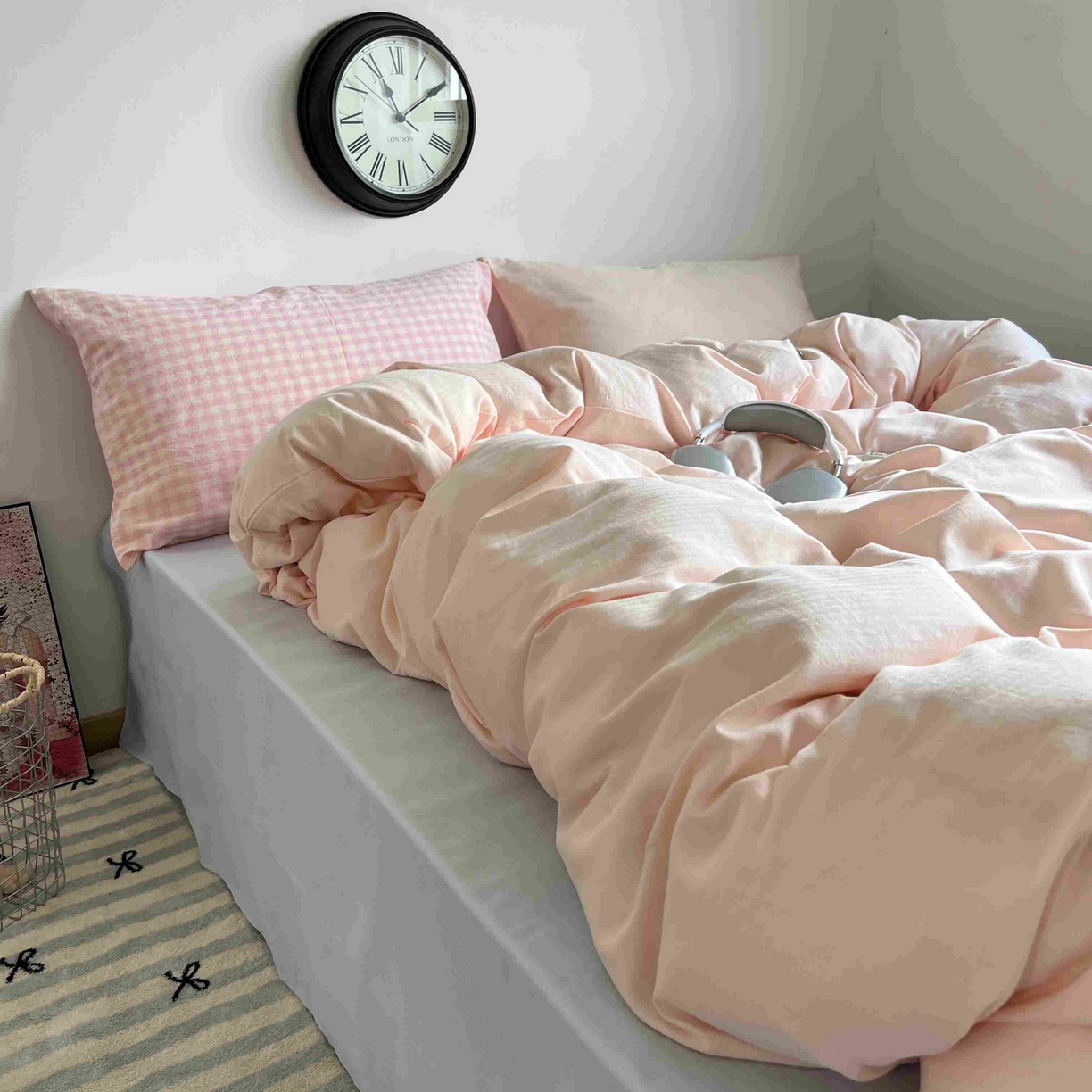 91家纺网 家纺一手货源 找家纺 蜜宿 2025新款全棉人字纹四件套（蜜糖少女） 蜜糖少女（粉小格混搭樱粉）