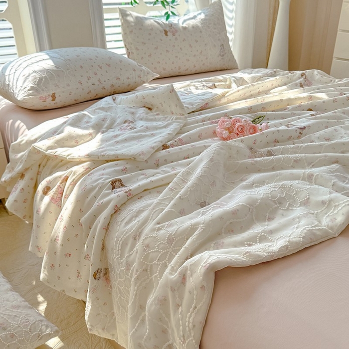 91家纺网 家纺一手货源 找家纺 眠博士 2025新款双层纱印花雪纺夏被  雪纺夏被-麻花少女