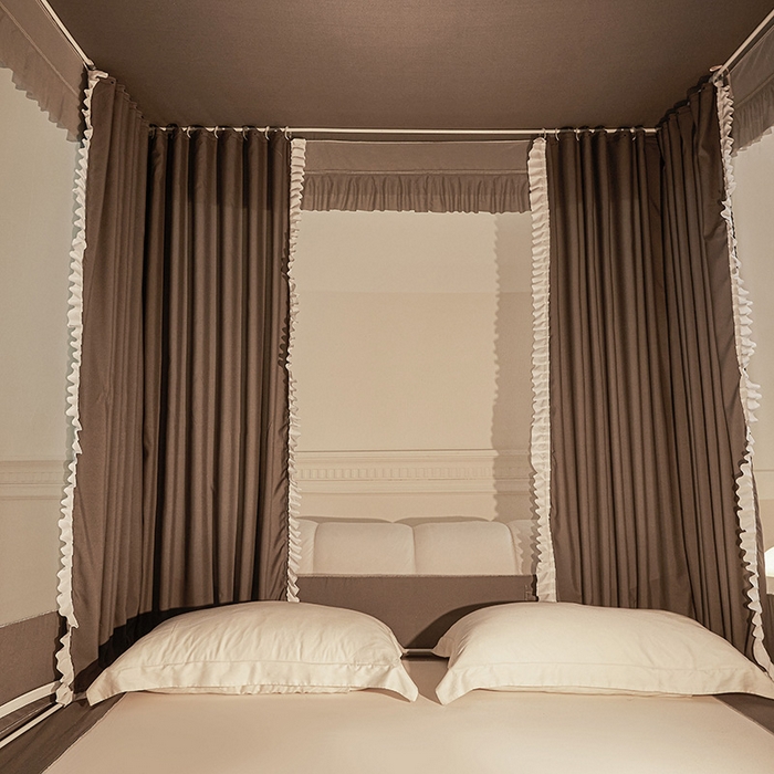 91家纺网 家纺一手货源 找家纺 浪幔纱蚊帐 2025新款A类遮光防摔蚊帐坐床拉链全底回底纯色加厚支架 星辰灰【回底带帘款】