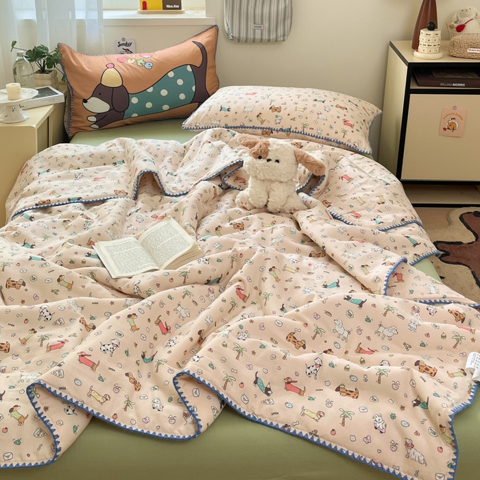 91家纺网 家纺一手货源 找家纺 沐辰 2025新款全棉双层纱贝壳边A类夏被 度假狗狗