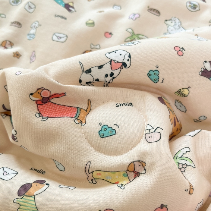 91家纺网 家纺一手货源 找家纺 沐辰 2025新款全棉双层纱贝壳边A类夏被 度假狗狗