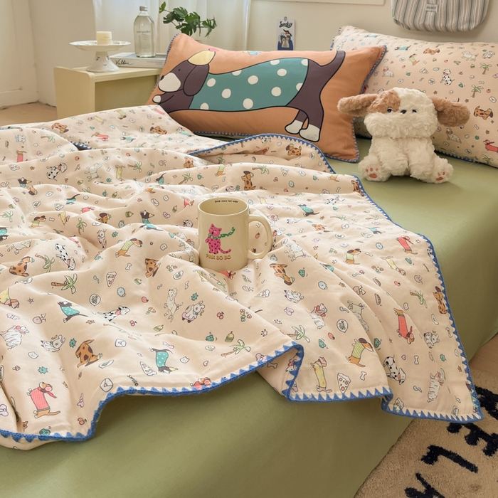 91家纺网 家纺一手货源 找家纺 沐辰 2025新款全棉双层纱贝壳边A类夏被 度假狗狗