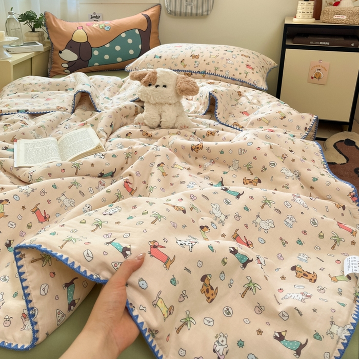 91家纺网 家纺一手货源 找家纺 沐辰 2025新款全棉双层纱贝壳边A类夏被 度假狗狗