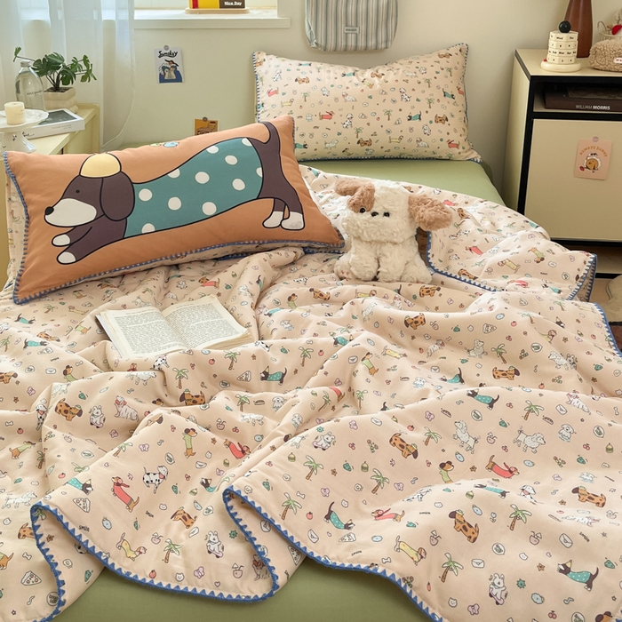 91家纺网 家纺一手货源 找家纺 沐辰 2025新款全棉双层纱贝壳边A类夏被 度假狗狗