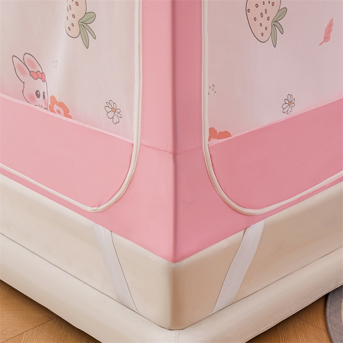 91家纺网 家纺一手货源 找家纺 浪幔纱蚊帐 2025新款A类可拆卸床单全底防摔蚊帐遮光床帘一体式回底拉链坐床 草莓小兔【回底款】