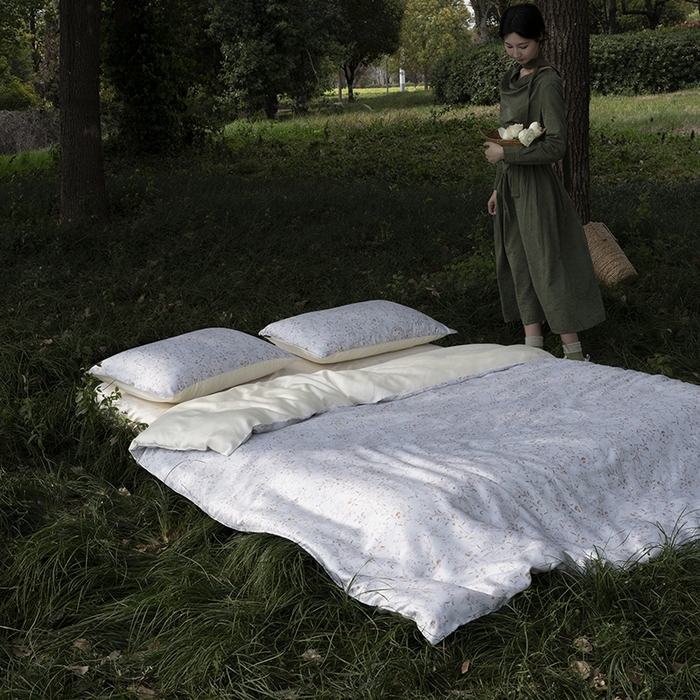 91家纺网 家纺一手货源 找家纺 咏绒家纺工厂店 2025新款A类奥地利进口天丝轻奢花卉款四件套系列 慕沙绿-风格一