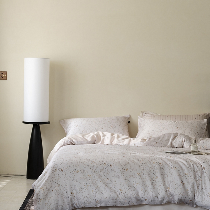 91家纺网 家纺一手货源 找家纺 咏绒家纺工厂店 2025新款A类奥地利进口天丝轻奢花卉款四件套系列 慕沙白-风格一