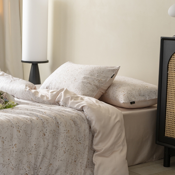 91家纺网 家纺一手货源 找家纺 咏绒家纺工厂店 2025新款A类奥地利进口天丝轻奢花卉款四件套系列 慕沙白-风格一