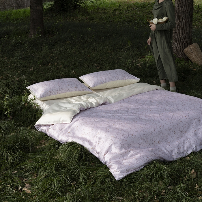 91家纺网 家纺一手货源 找家纺 咏绒家纺工厂店 2025新款A类奥地利进口天丝轻奢花卉款四件套系列 慕沙粉-风格一