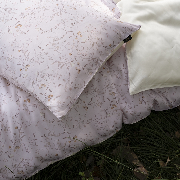 91家纺网 家纺一手货源 找家纺 咏绒家纺工厂店 2025新款A类奥地利进口天丝轻奢花卉款四件套系列 慕沙粉-风格一