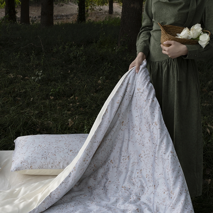 91家纺网 家纺一手货源 找家纺 咏绒家纺工厂店 2025新款A类奥地利进口天丝轻奢花卉款四件套系列 慕沙绿-风格一