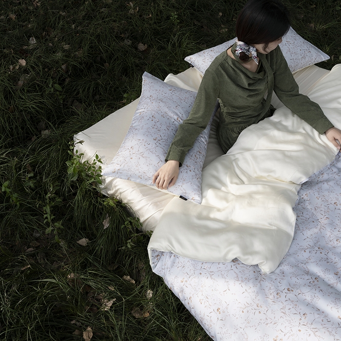 91家纺网 家纺一手货源 找家纺 咏绒家纺工厂店 2025新款A类奥地利进口天丝轻奢花卉款四件套系列 慕沙绿-风格一