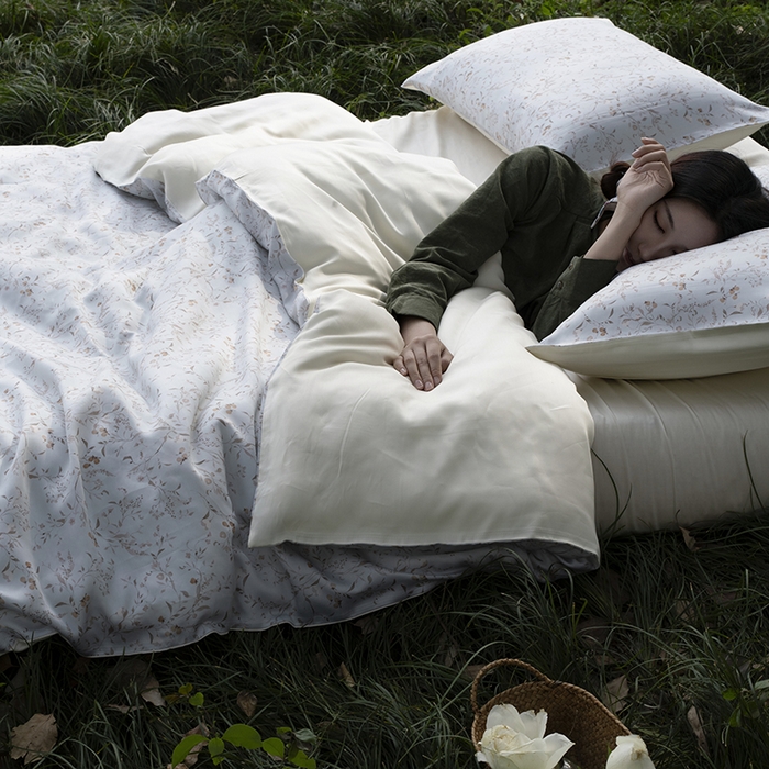 91家纺网 家纺一手货源 找家纺 咏绒家纺工厂店 2025新款A类奥地利进口天丝轻奢花卉款四件套系列 慕沙绿-风格一