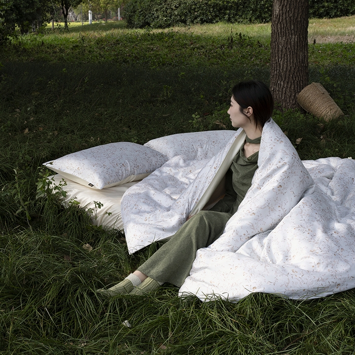 91家纺网 家纺一手货源 找家纺 咏绒家纺工厂店 2025新款A类奥地利进口天丝轻奢花卉款四件套系列 慕沙绿-风格一