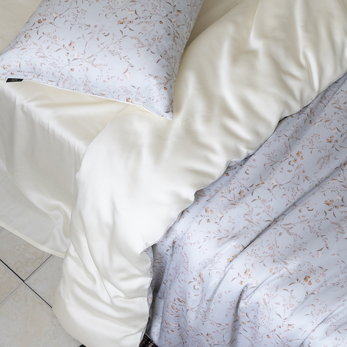 91家纺网 家纺一手货源 找家纺 咏绒家纺工厂店 2025新款A类奥地利进口天丝轻奢花卉款四件套系列 慕沙绿-风格一