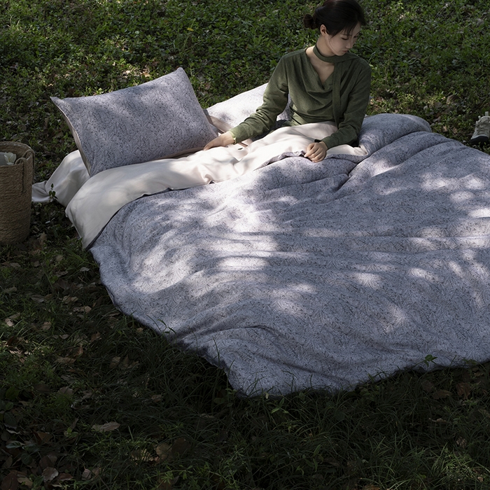 咏绒家纺工厂店 2025新款A类奥地利进口天丝轻奢花卉款四件套系列 晚风深灰-风格一