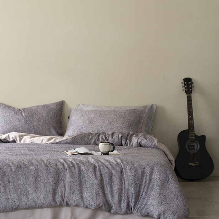 91家纺网 家纺一手货源 找家纺 咏绒家纺工厂店 2025新款A类奥地利进口天丝轻奢花卉款四件套系列 晚风深灰-风格一