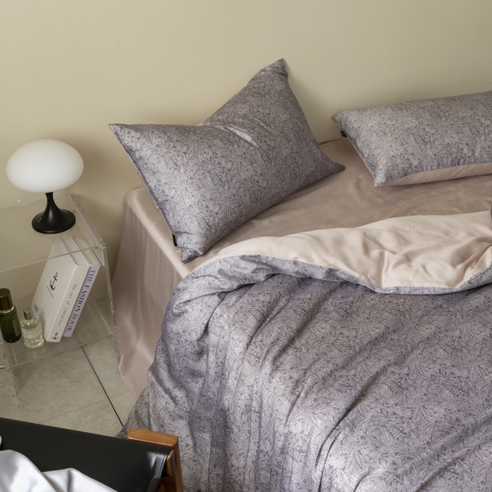 91家纺网 家纺一手货源 找家纺 咏绒家纺工厂店 2025新款A类奥地利进口天丝轻奢花卉款四件套系列 晚风深灰-风格一