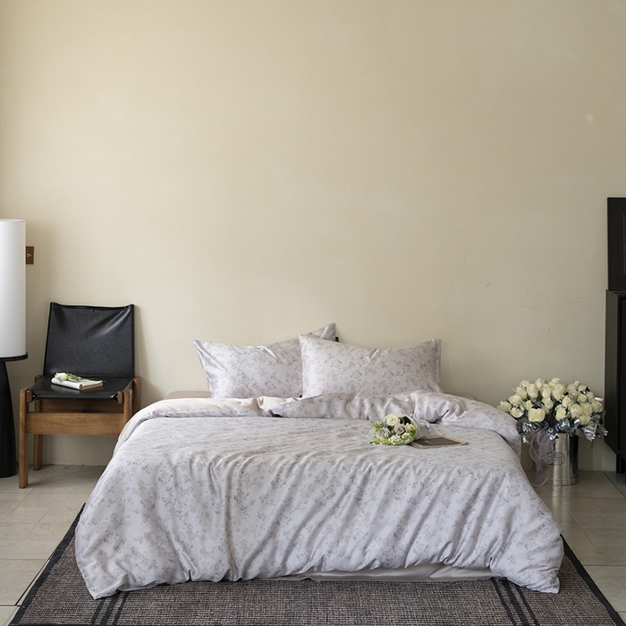 91家纺网 家纺一手货源 找家纺 咏绒家纺工厂店 2025新款A类奥地利进口天丝轻奢花卉款四件套系列 星芙灰-风格一