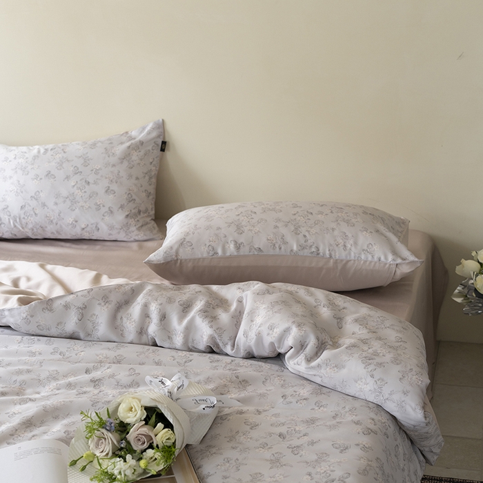 91家纺网 家纺一手货源 找家纺 咏绒家纺工厂店 2025新款A类奥地利进口天丝轻奢花卉款四件套系列 星芙灰-风格一