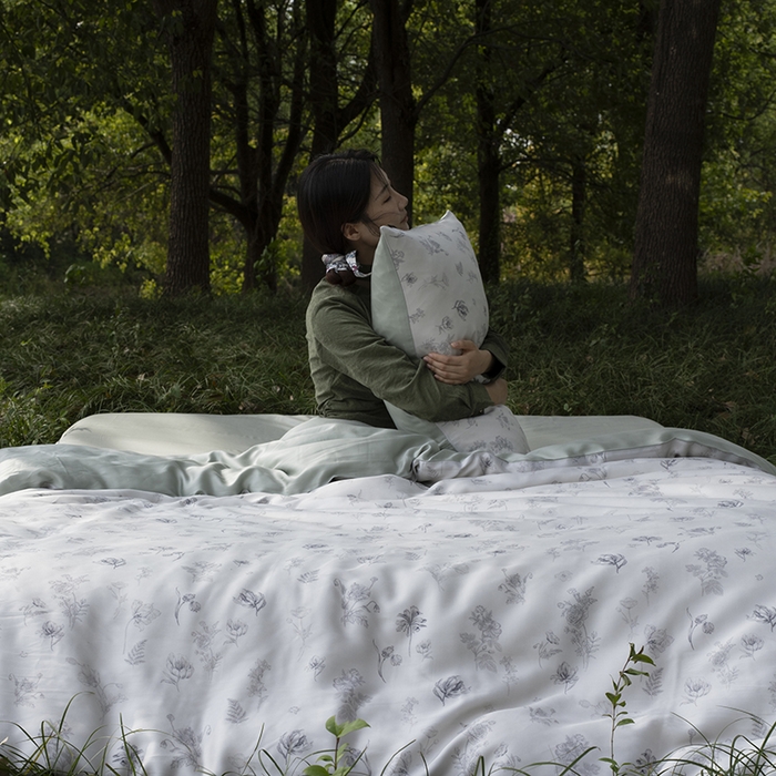 91家纺网 家纺一手货源 找家纺 咏绒家纺工厂店 2025新款A类奥地利进口天丝轻奢花卉款四件套系列 知晓绿-风格一