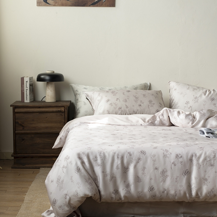 91家纺网 家纺一手货源 找家纺 咏绒家纺工厂店 2025新款A类奥地利进口天丝轻奢花卉款四件套系列 知晓玉-风格一