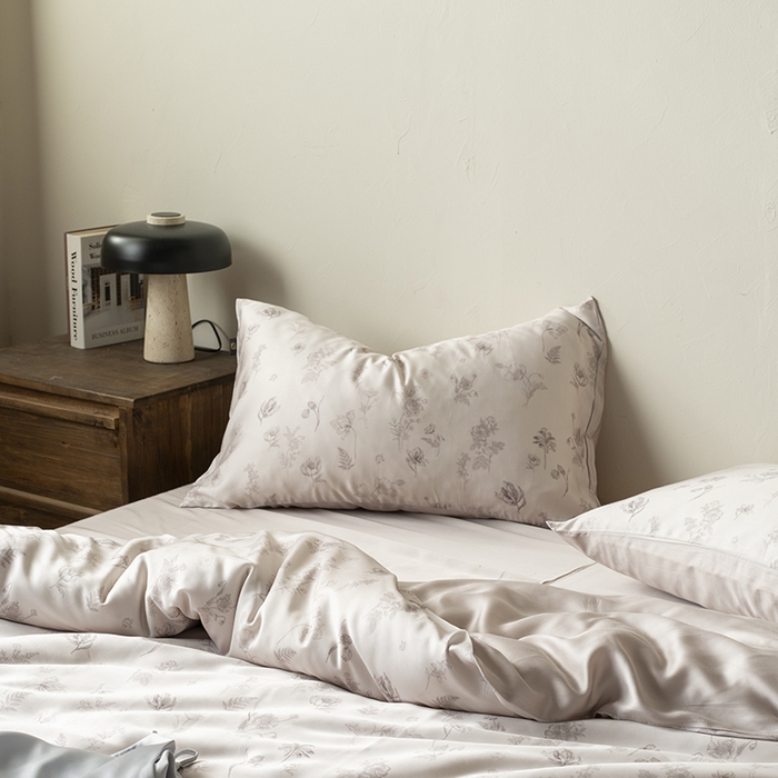 91家纺网 家纺一手货源 找家纺 咏绒家纺工厂店 2025新款A类奥地利进口天丝轻奢花卉款四件套系列 知晓玉-风格一