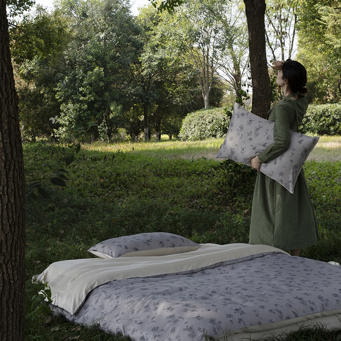 91家纺网 家纺一手货源 找家纺 咏绒家纺工厂店 2025新款A类奥地利进口天丝轻奢花卉款四件套系列 知晓棕-风格一