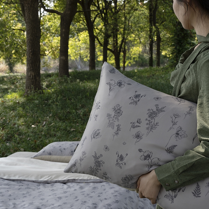 91家纺网 家纺一手货源 找家纺 咏绒家纺工厂店 2025新款A类奥地利进口天丝轻奢花卉款四件套系列 知晓棕-风格一