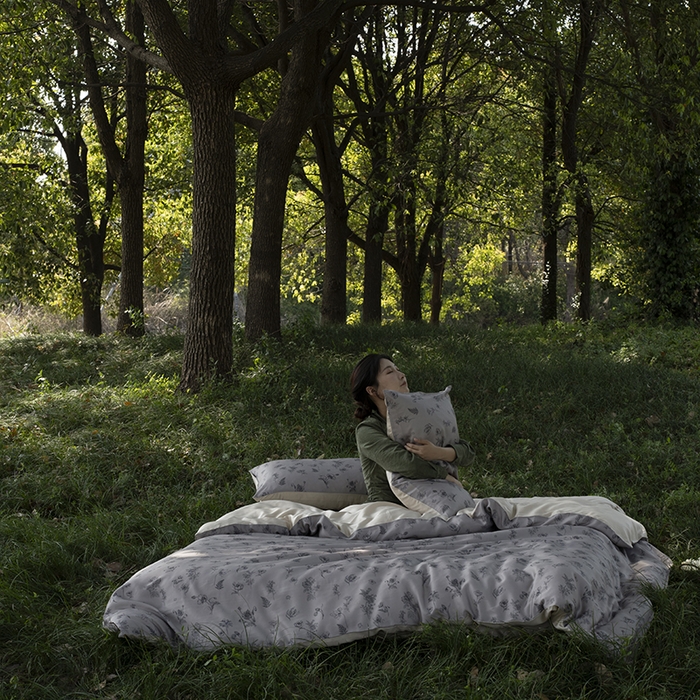 91家纺网 家纺一手货源 找家纺 咏绒家纺工厂店 2025新款A类奥地利进口天丝轻奢花卉款四件套系列 知晓棕-风格一