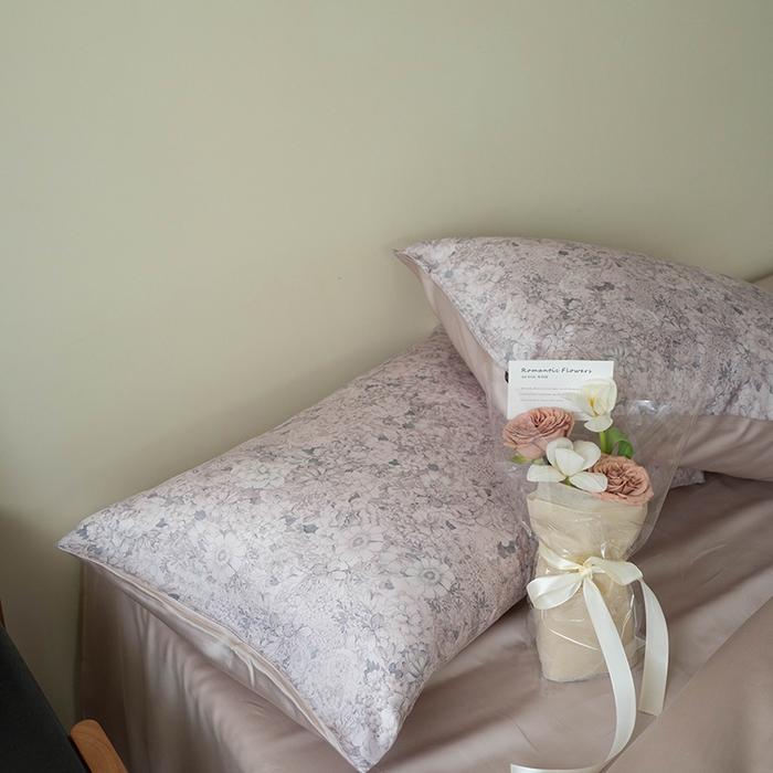 91家纺网 家纺一手货源 找家纺 咏绒家纺工厂店 2025新款A类奥地利进口天丝轻奢花卉款四件套系列 安夏粉-风格二