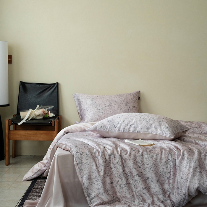 91家纺网 家纺一手货源 找家纺 咏绒家纺工厂店 2025新款A类奥地利进口天丝轻奢花卉款四件套系列 安夏粉-风格二