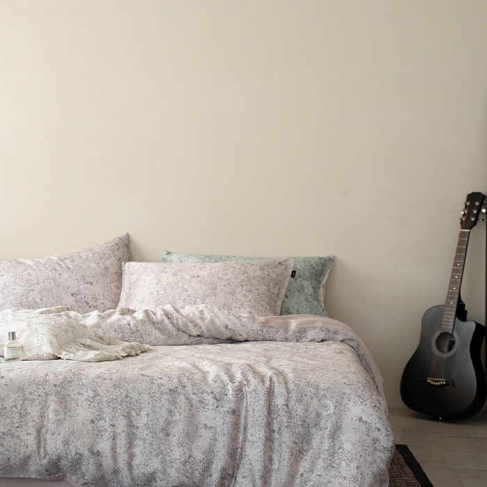 91家纺网 家纺一手货源 找家纺 咏绒家纺工厂店 2025新款A类奥地利进口天丝轻奢花卉款四件套系列 安夏灰-风格二