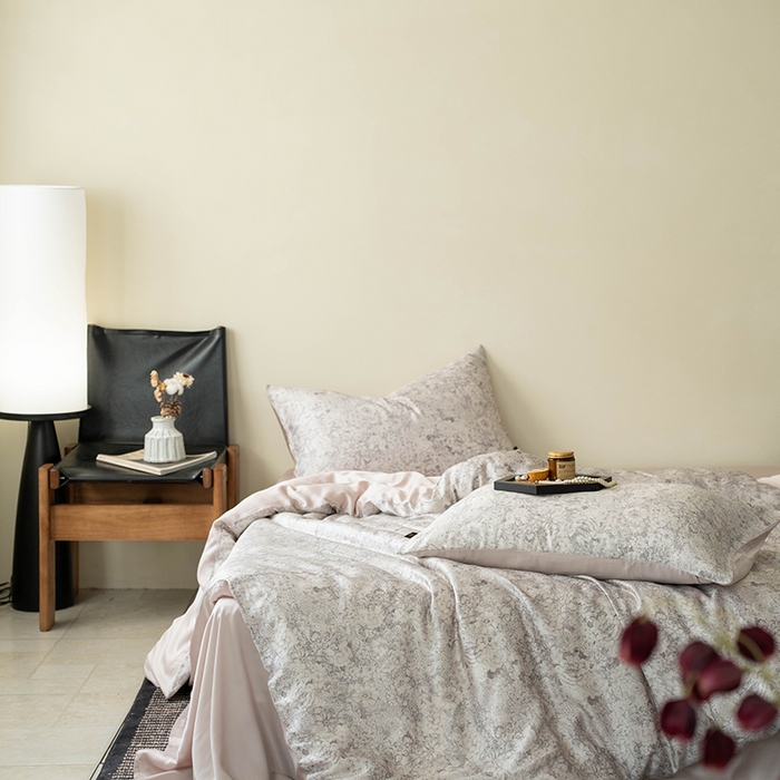 91家纺网 家纺一手货源 找家纺 咏绒家纺工厂店 2025新款A类奥地利进口天丝轻奢花卉款四件套系列 安夏灰-风格二