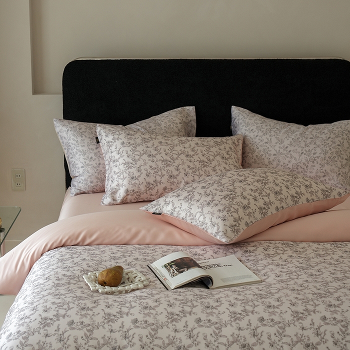 91家纺网 家纺一手货源 找家纺 咏绒家纺工厂店 2025新款A类奥地利进口天丝轻奢花卉款四件套系列 春意浓粉-风格二