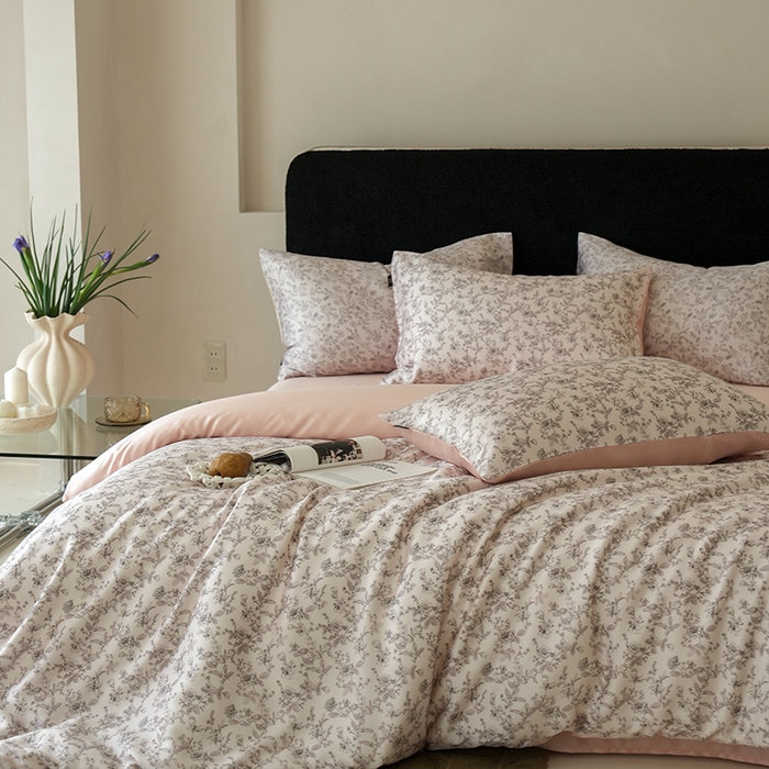 91家纺网 家纺一手货源 找家纺 咏绒家纺工厂店 2025新款A类奥地利进口天丝轻奢花卉款四件套系列 春意浓粉-风格二