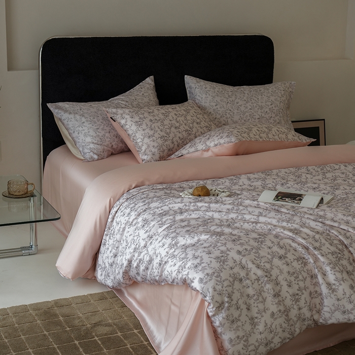 91家纺网 家纺一手货源 找家纺 咏绒家纺工厂店 2025新款A类奥地利进口天丝轻奢花卉款四件套系列 春意浓粉-风格二