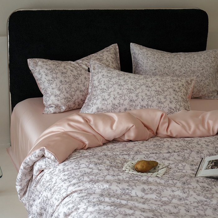 91家纺网 家纺一手货源 找家纺 咏绒家纺工厂店 2025新款A类奥地利进口天丝轻奢花卉款四件套系列 春意浓粉-风格二