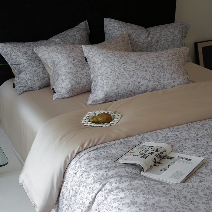 91家纺网 家纺一手货源 找家纺 咏绒家纺工厂店 2025新款A类奥地利进口天丝轻奢花卉款四件套系列 花未央白-风格二